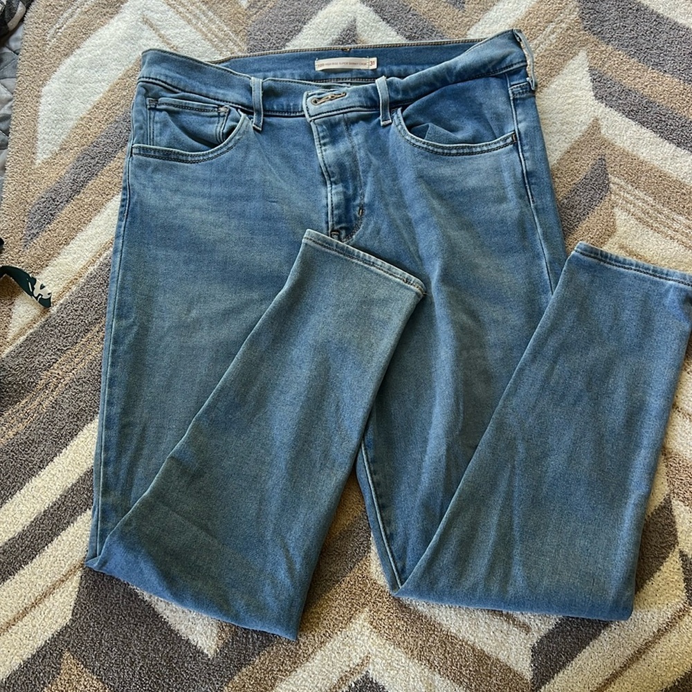 Levi’s 720 high rise skinny crop jeans
